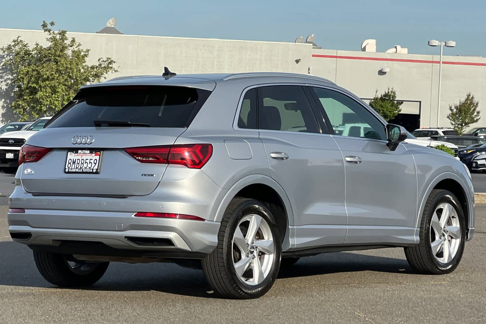 Used 2019 Audi Q3 2.0T Premium w/ Convenience Package image 2