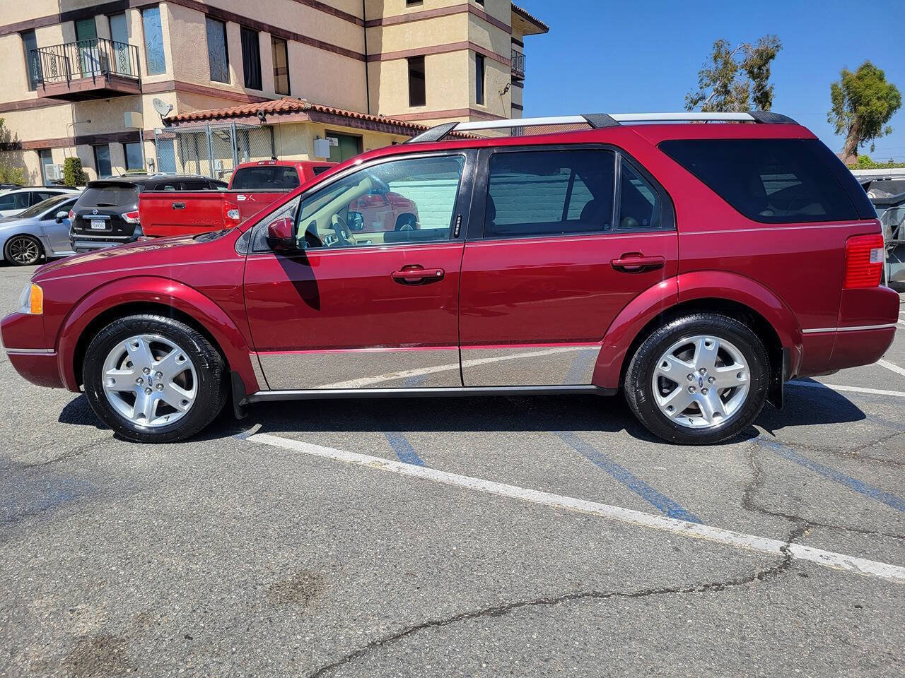 Used 2006 Ford Freestyle Limited AWD/4WD image 2