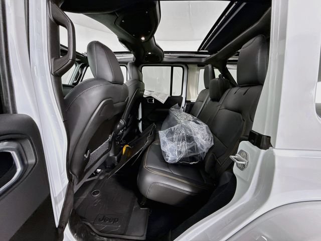 New 2026 Jeep Wrangler Unlimited Sahara AWD/4WD image 25