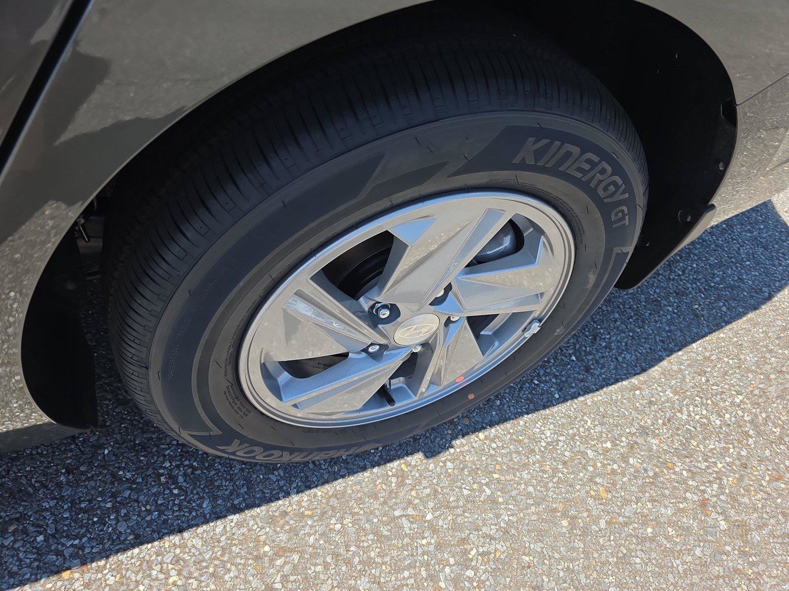 New 2026 Hyundai Elantra SE FWD image 9
