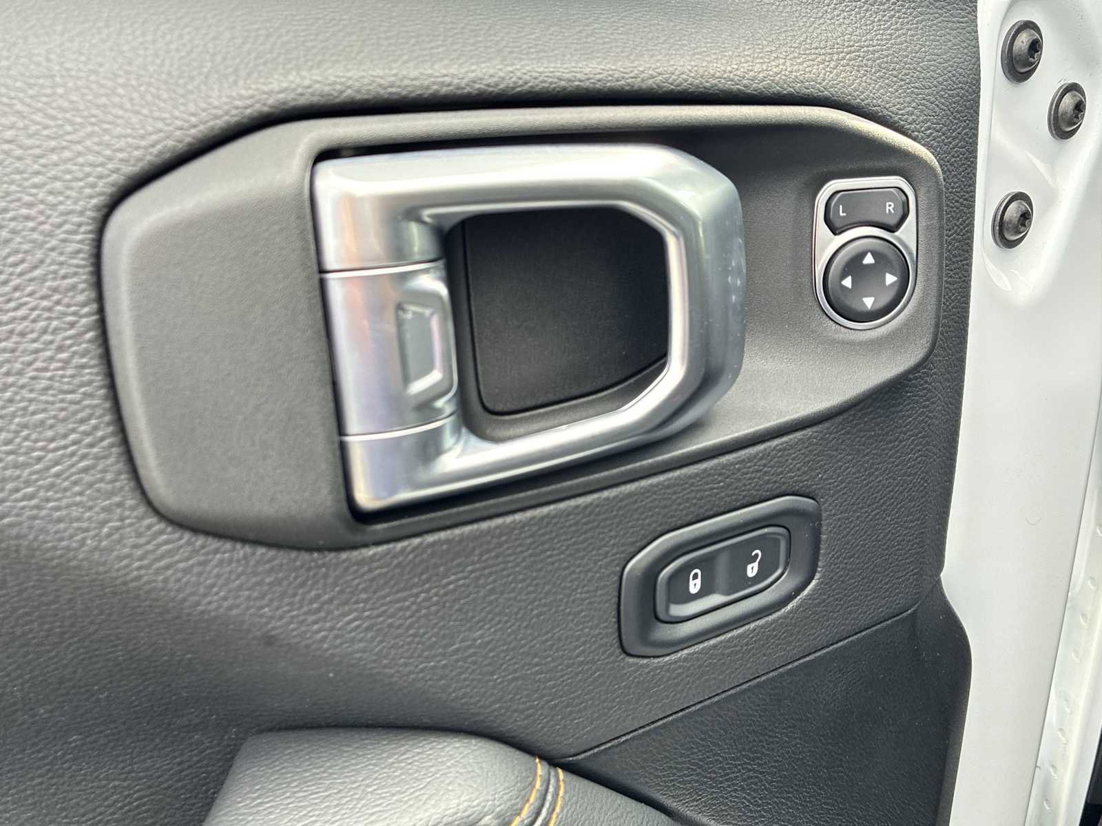 Used 2022 Jeep Wrangler Unlimited Sahara image 23