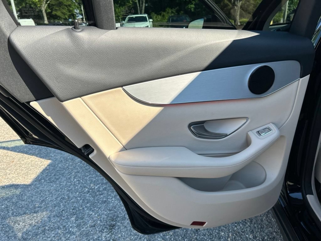 Used 2022 Mercedes-Benz GLC 300 4MATIC image 20