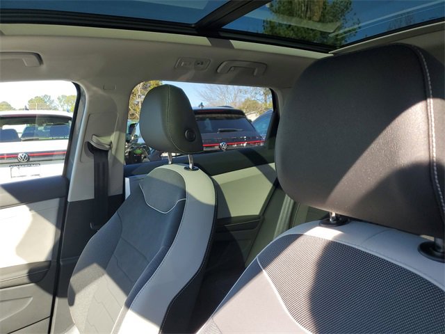 New 2026 Volkswagen Taos SE image 16