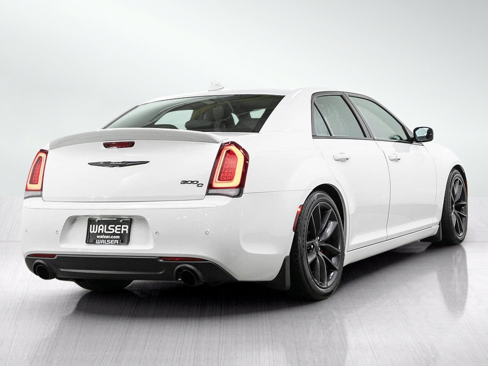 Used 2023 Chrysler 300 C RWD image 6