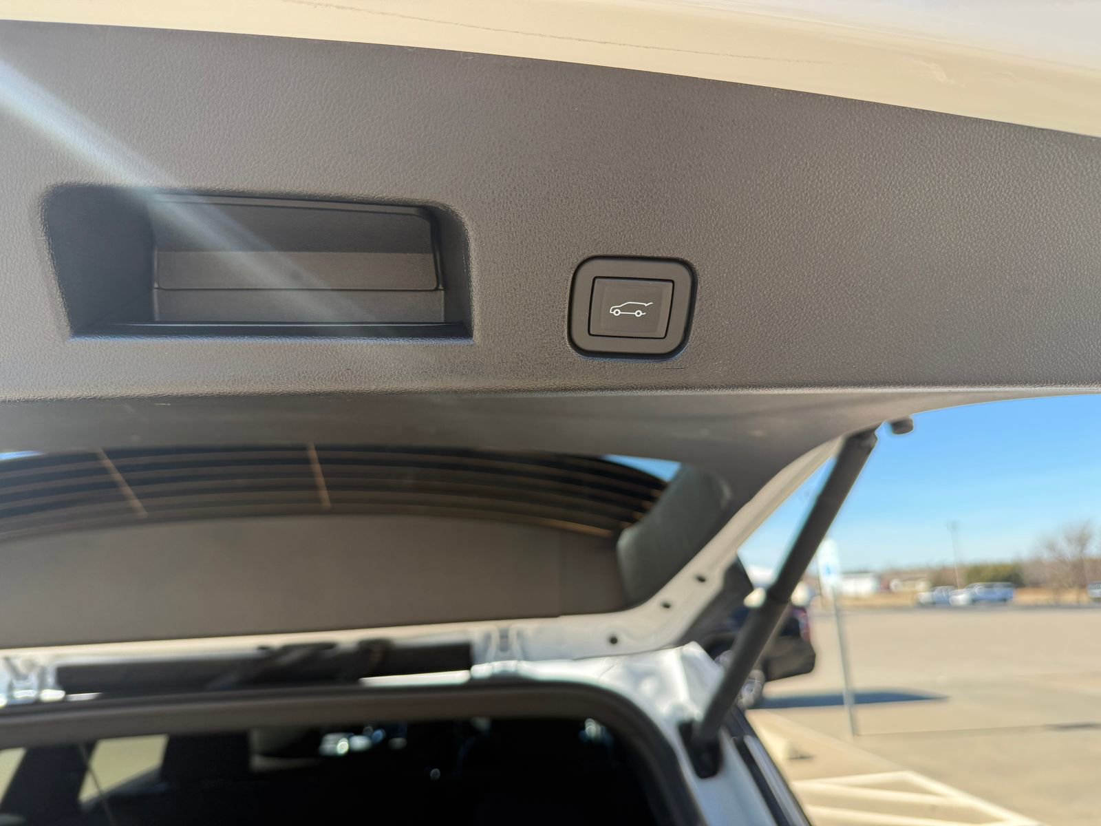 Used 2025 GMC Acadia Elevation image 5