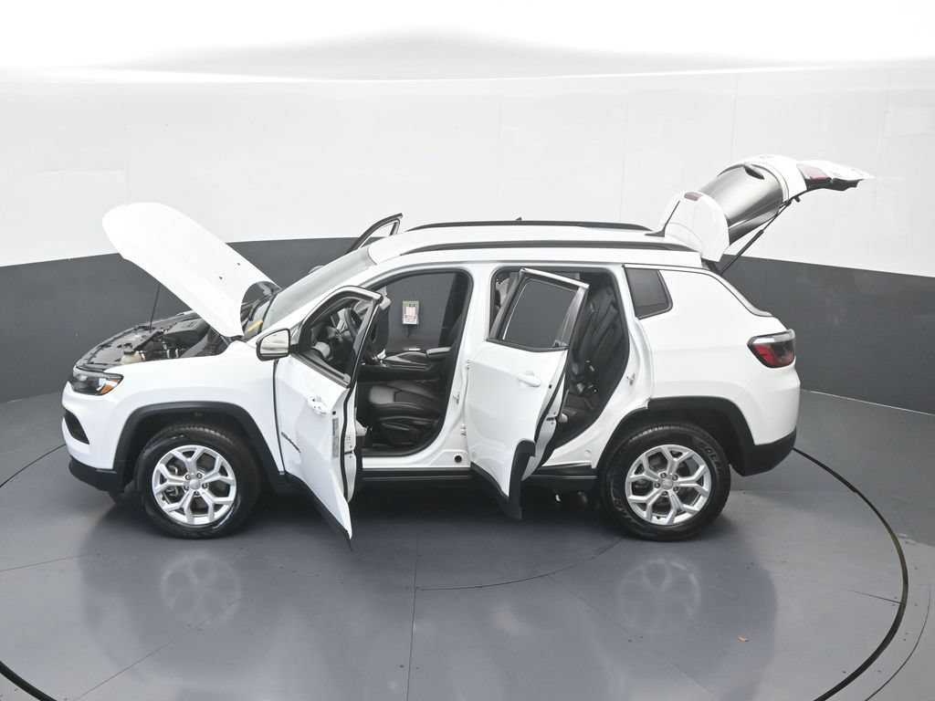 Used 2024 Jeep Compass Latitude AWD/4WD image 60