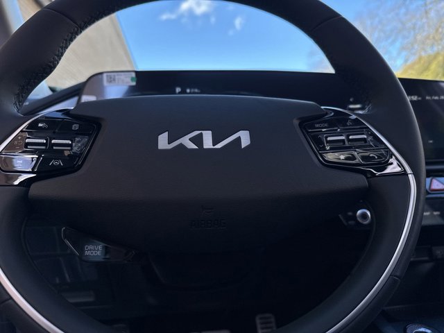 New 2025 Kia Niro EX Touring image 7