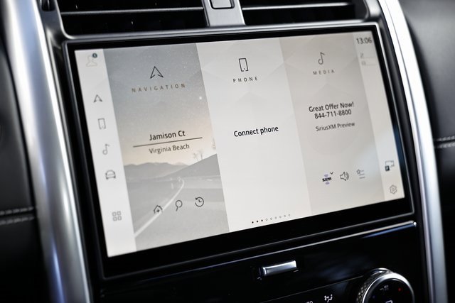 New 2025 Land Rover Discovery Metropolitan Edition image 44