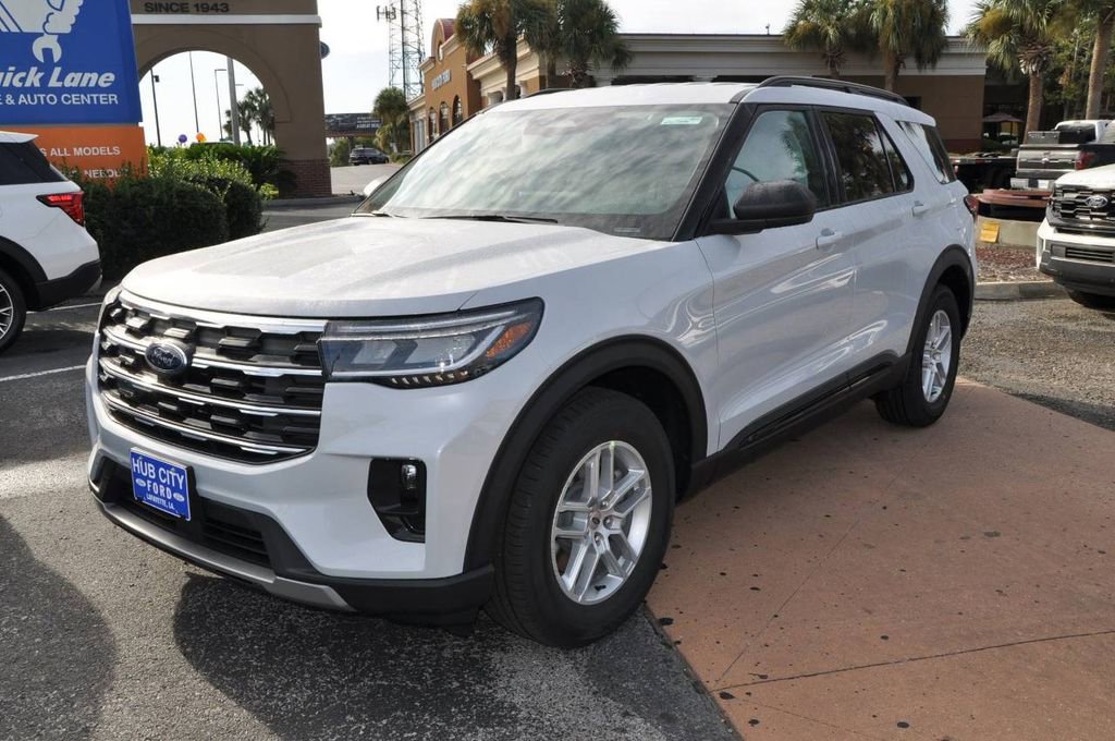 New 2026 Ford Explorer Active w/ Active Comfort Package image 1