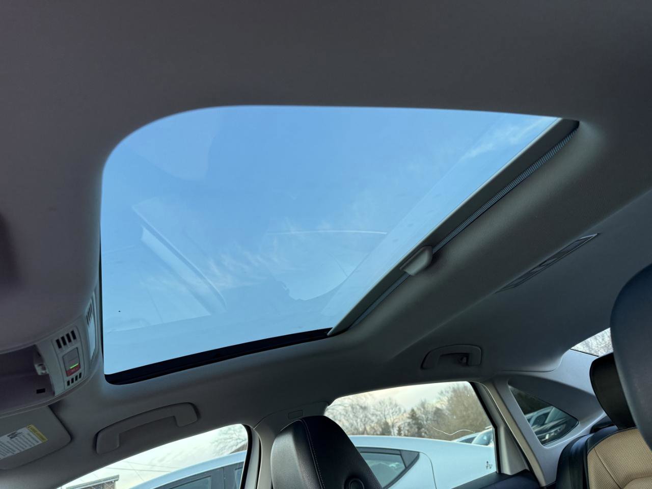 Used 2021 Volkswagen Jetta SEL Premium FWD image 16