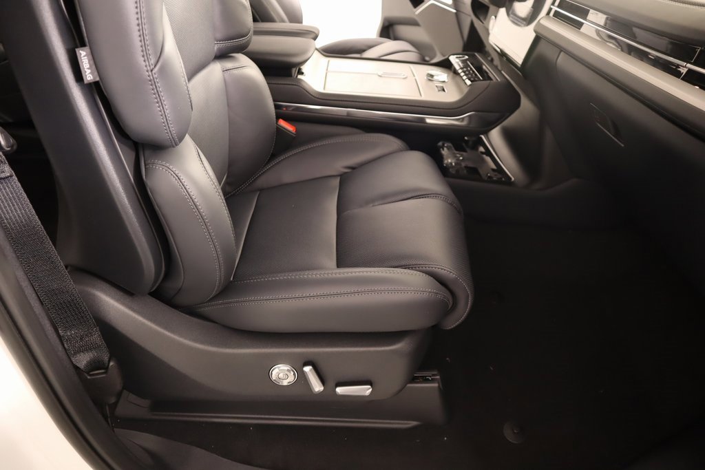 New 2025 Lincoln Navigator Reserve w/ Jet Appearance Package image 13