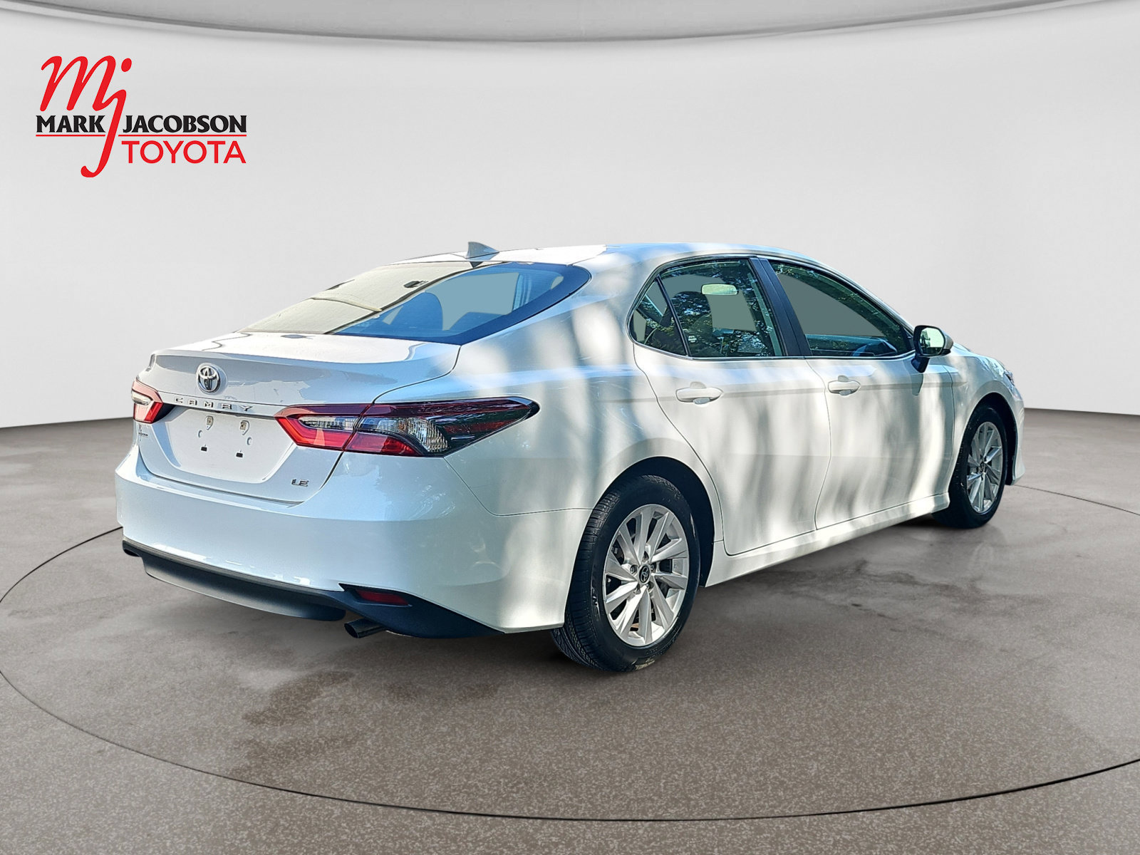 Used 2024 Toyota Camry LE FWD image 9