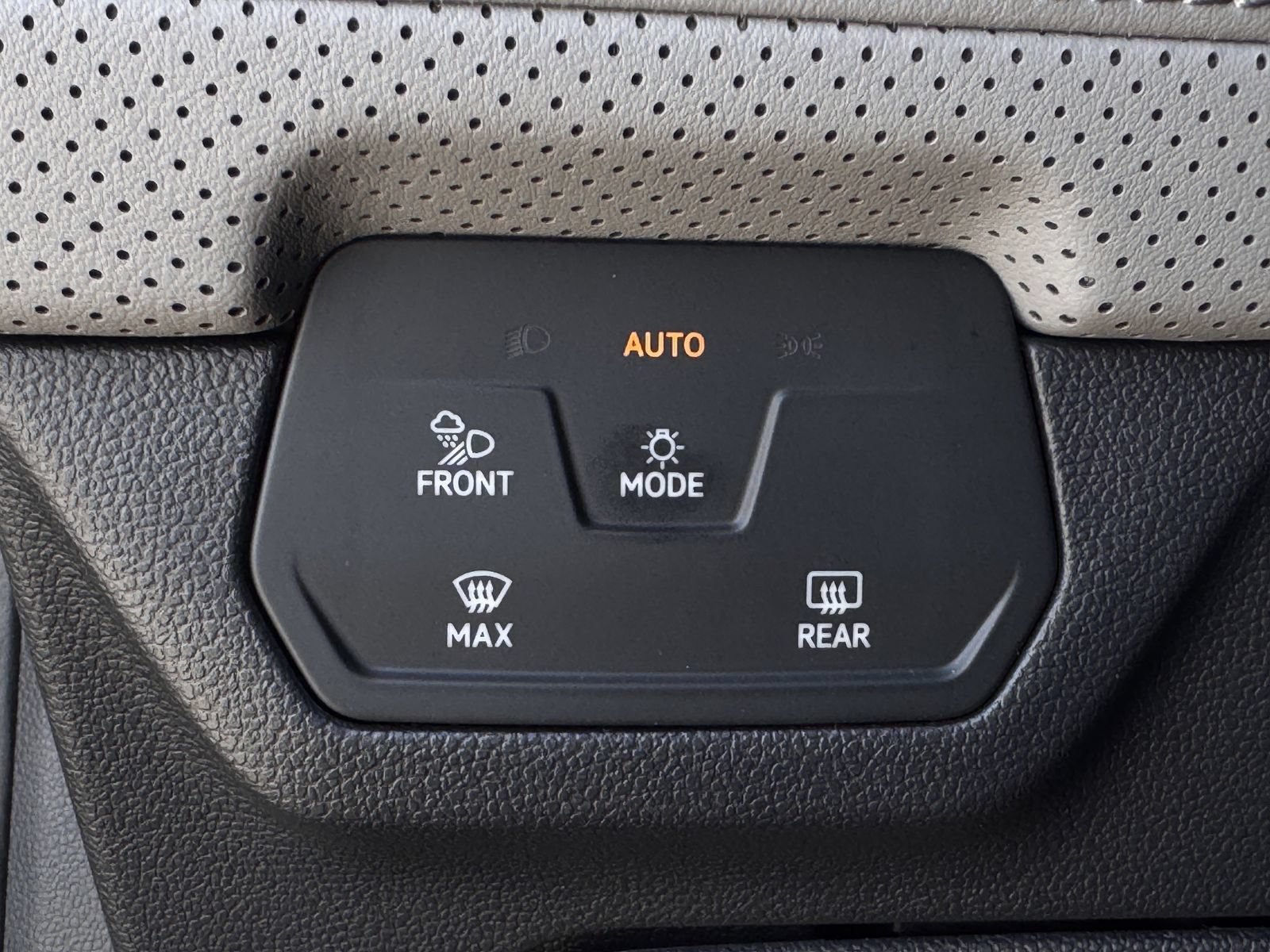 New 2026 Volkswagen Atlas Peak Edition AWD/4WD image 24