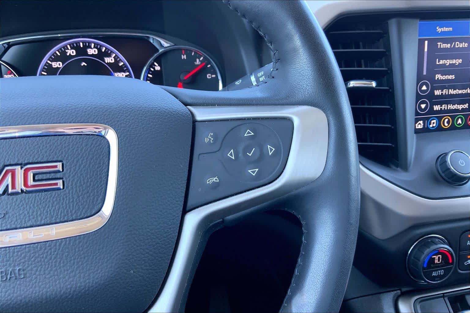 Used 2022 GMC Acadia Denali w/ Denali Ultimate Package AWD/4WD image 24
