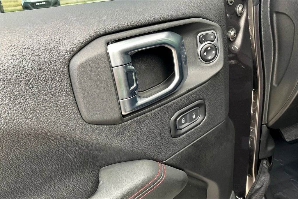 New 2025 Jeep Gladiator Rubicon w/ Convenience Group AWD/4WD image 19