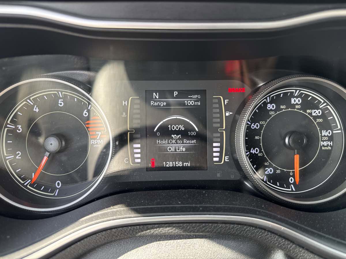 Used 2020 Jeep Cherokee Latitude FWD image 24