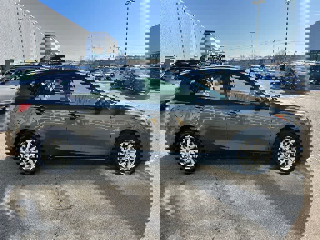 Used 2012 MAZDA MAZDA3 i Touring image 7