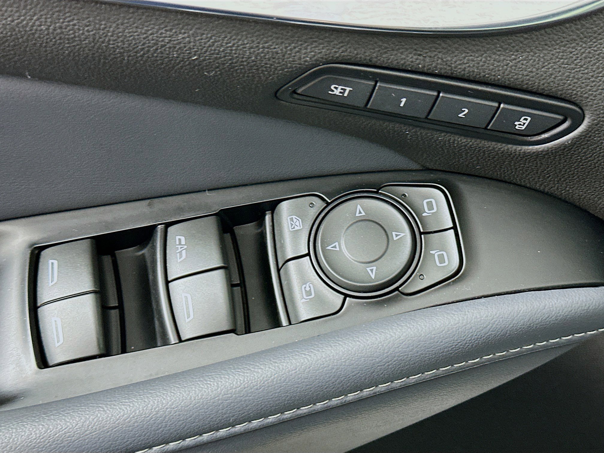 Used 2024 Buick Enclave Premium image 15