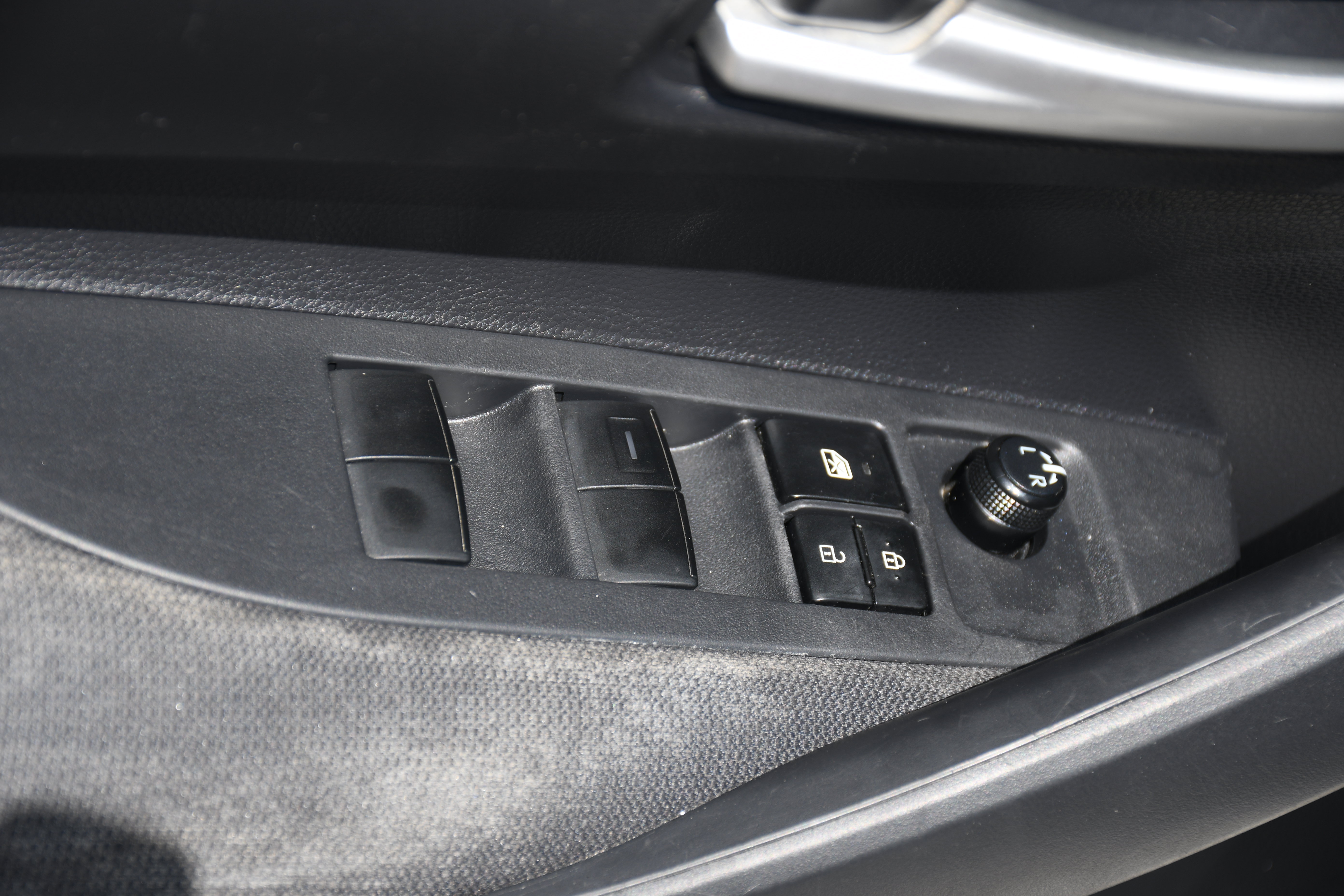 Used 2020 Toyota Corolla LE FWD image 10