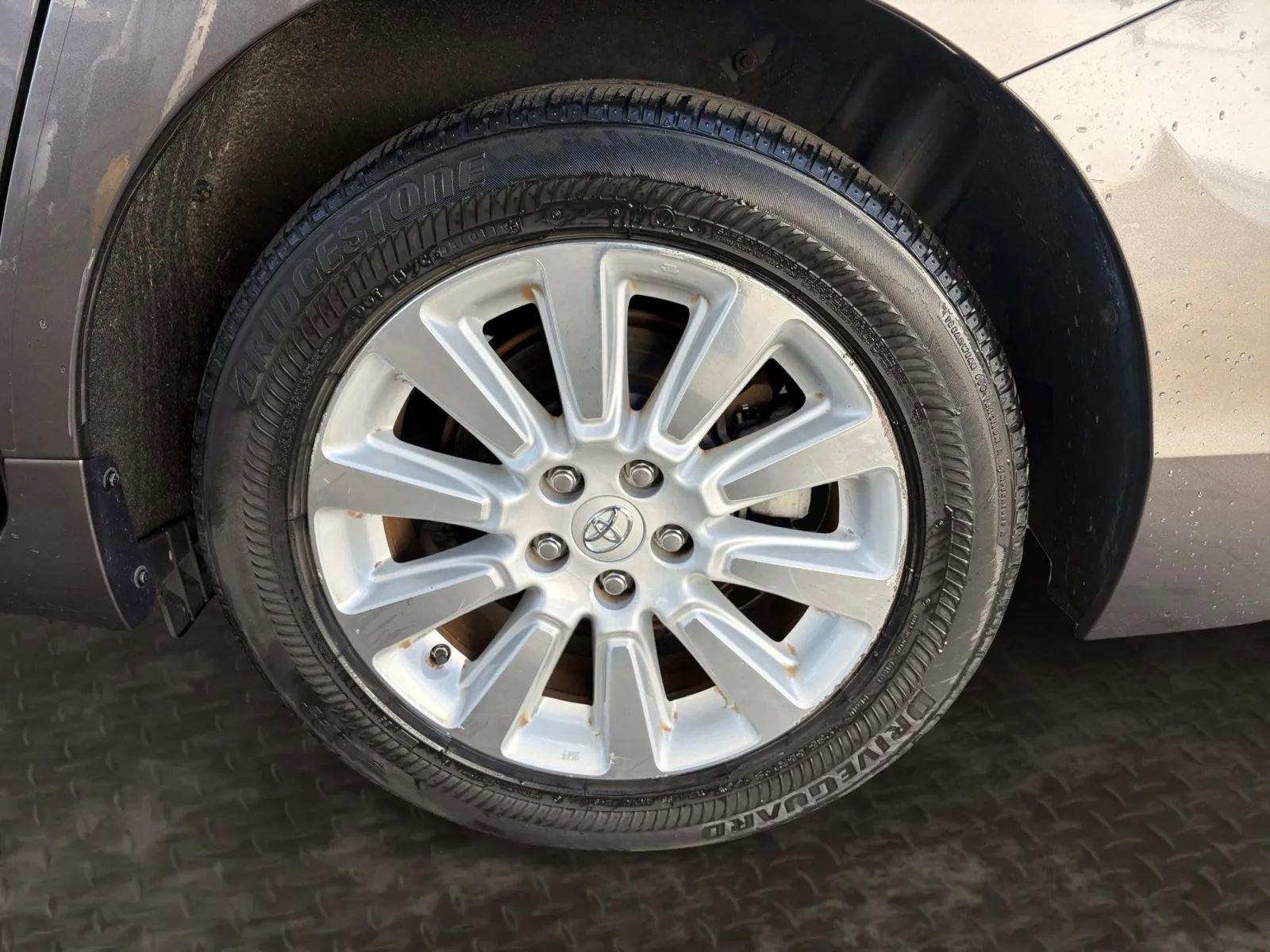 Used 2013 Toyota Sienna XLE image 37