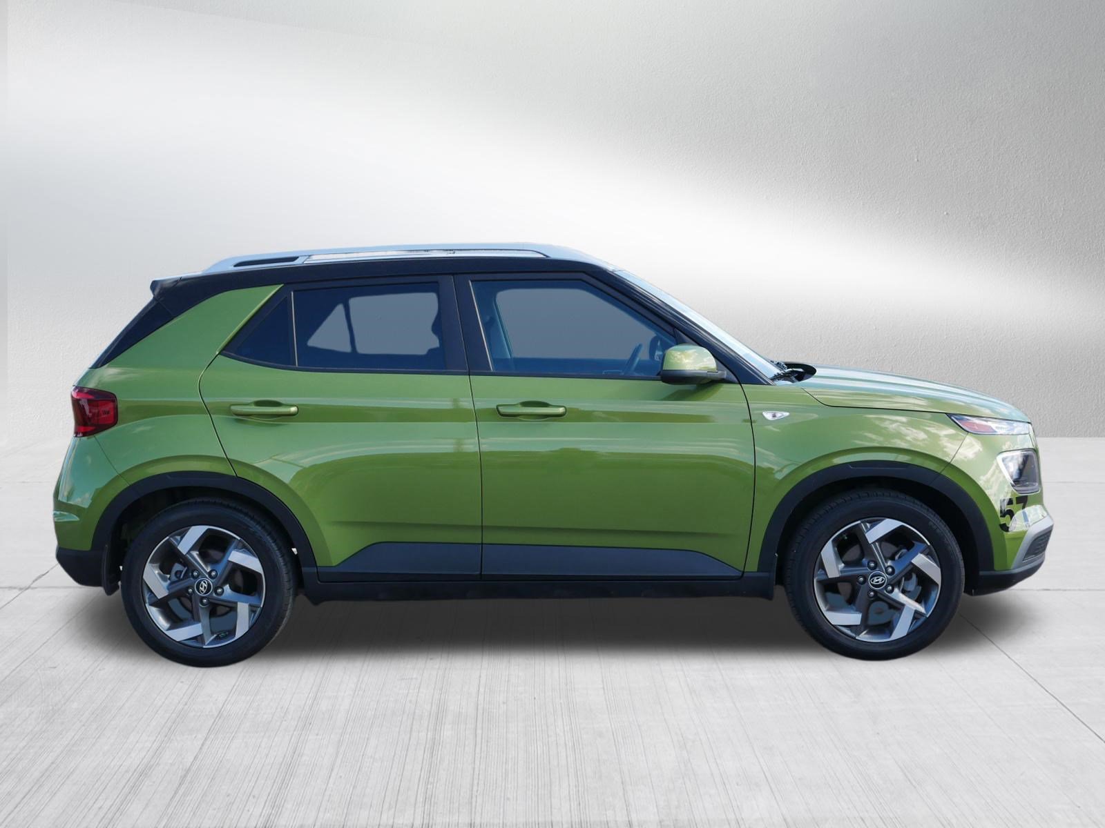 Certified 2023 Hyundai Venue SEL FWD image 8