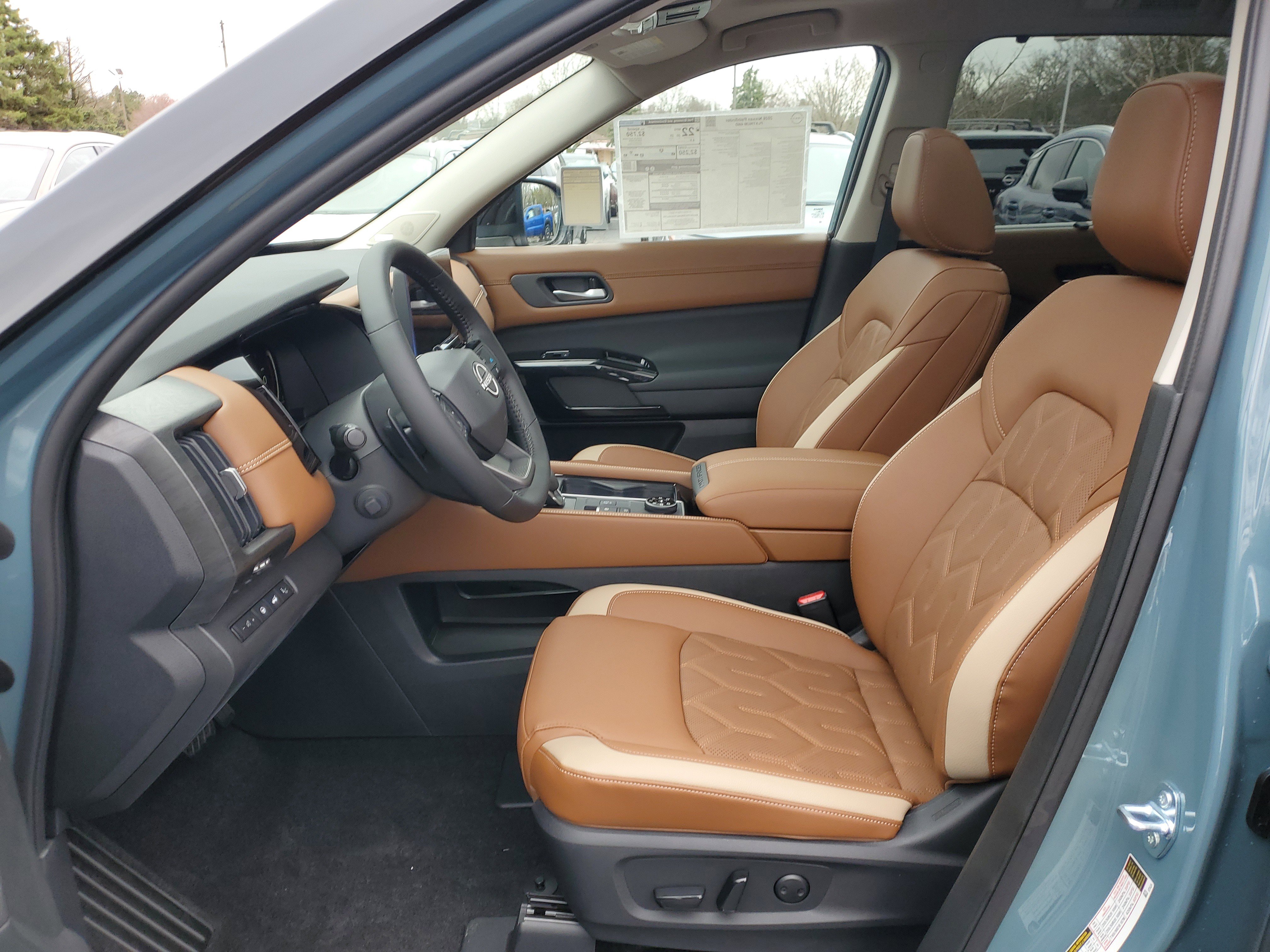 New 2026 Nissan Pathfinder Platinum image 5