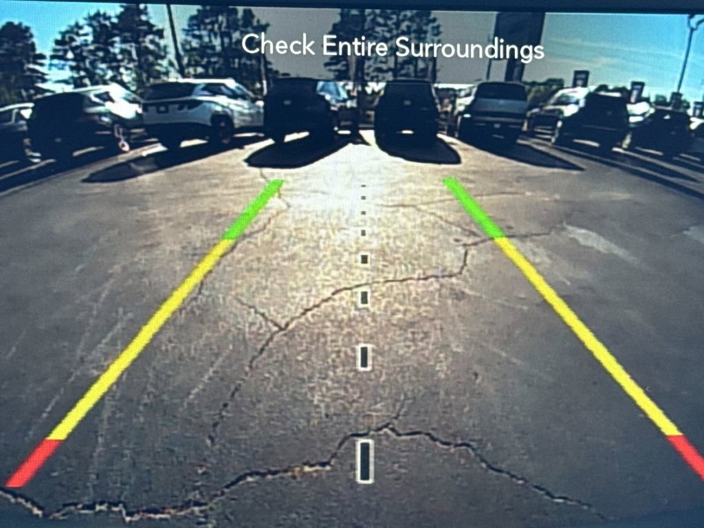 Used 2023 Jeep Cherokee Altitude Lux image 29