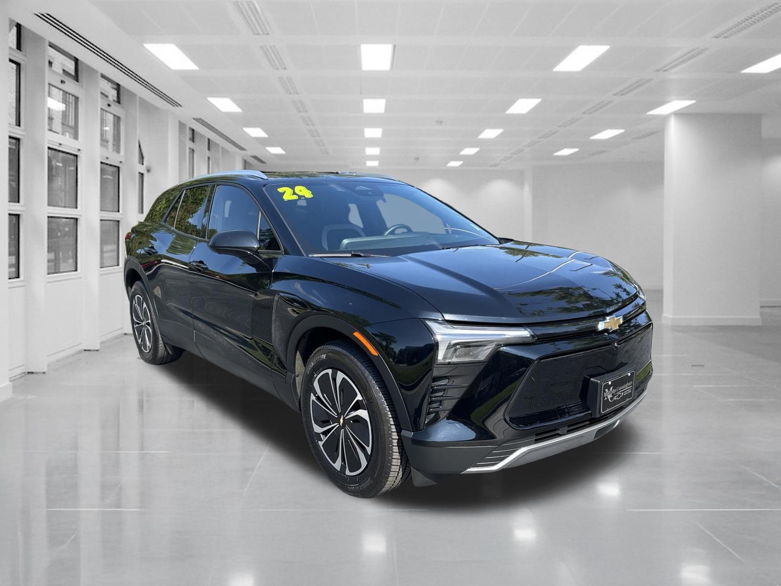 Used 2024 Chevrolet Blazer EV LT AWD/4WD image 3