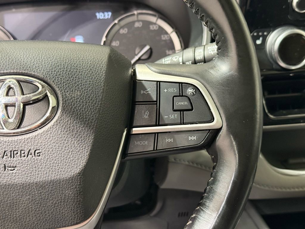 Certified 2022 Toyota Highlander XLE image 27