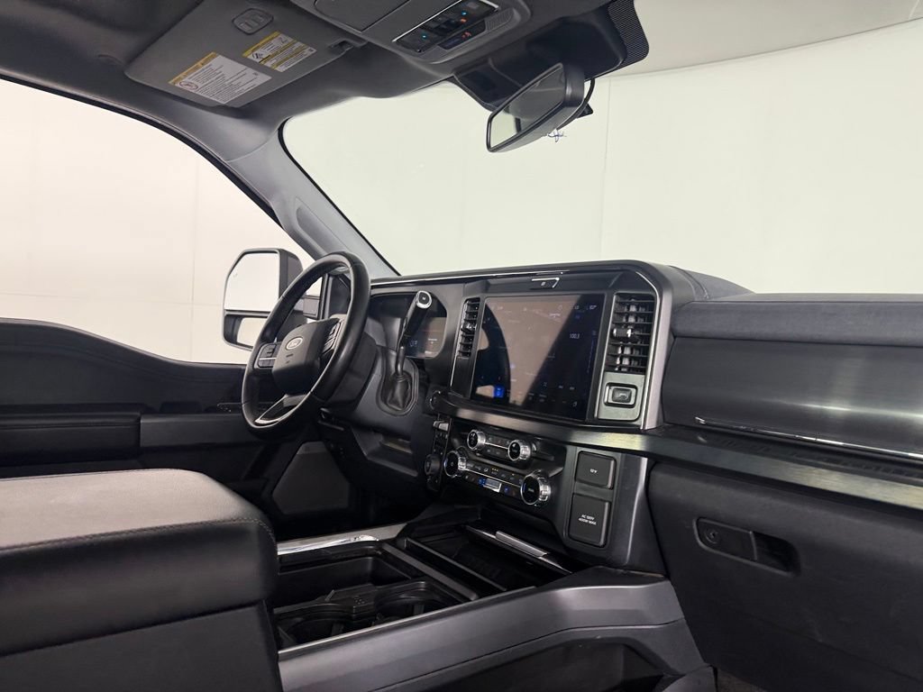 Used 2025 Ford F350 Lariat w/ Black Appearance Package AWD/4WD image 30
