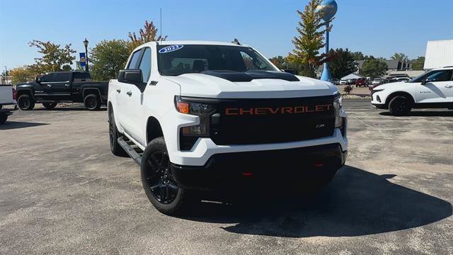 Used 2023 Chevrolet Silverado 1500 Custom Trail Boss w/ LPO, Dark Essentials Package image 3