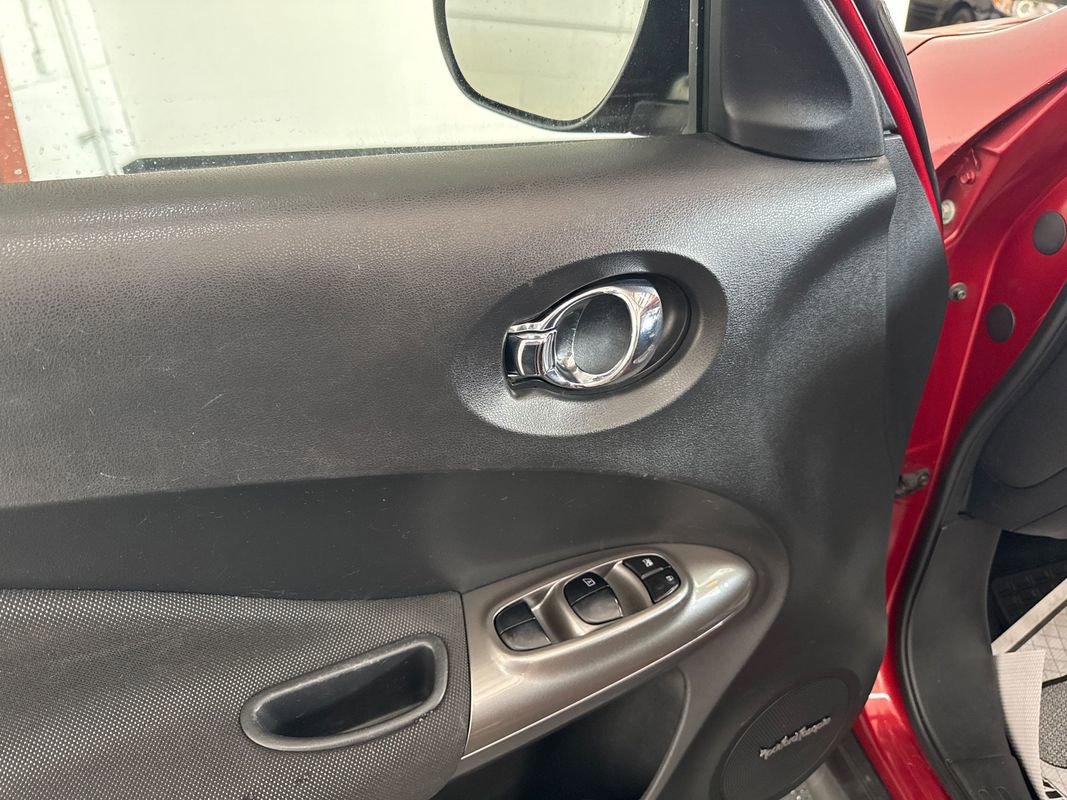 Used 2013 Nissan Juke SV image 10