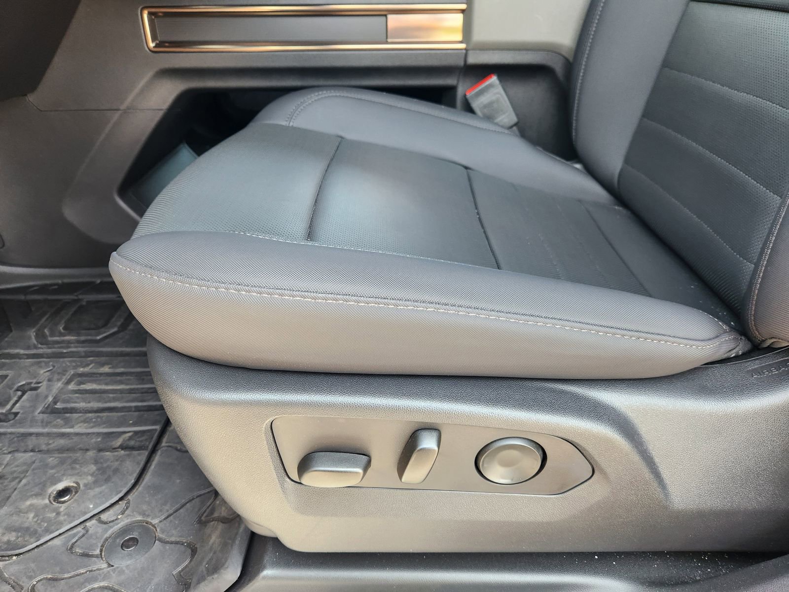 New 2025 GMC Hummer EV 2X image 28