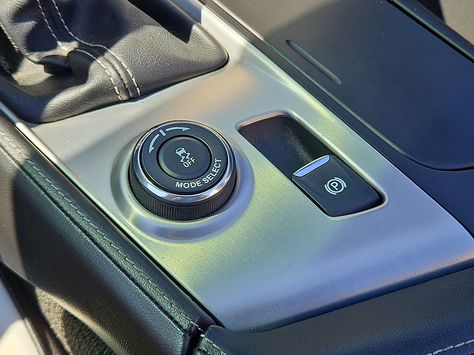 Used 2014 Chevrolet Corvette Stingray Convertible w/ 2LT Preferred Equipment Group image 26