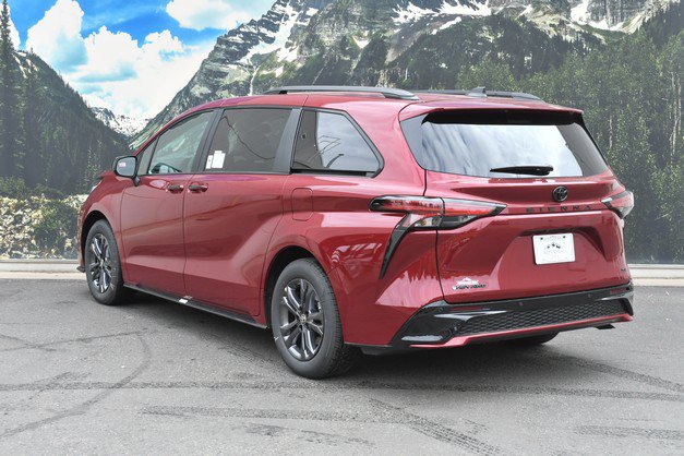 New 2026 Toyota Sienna XSE AWD/4WD image 3