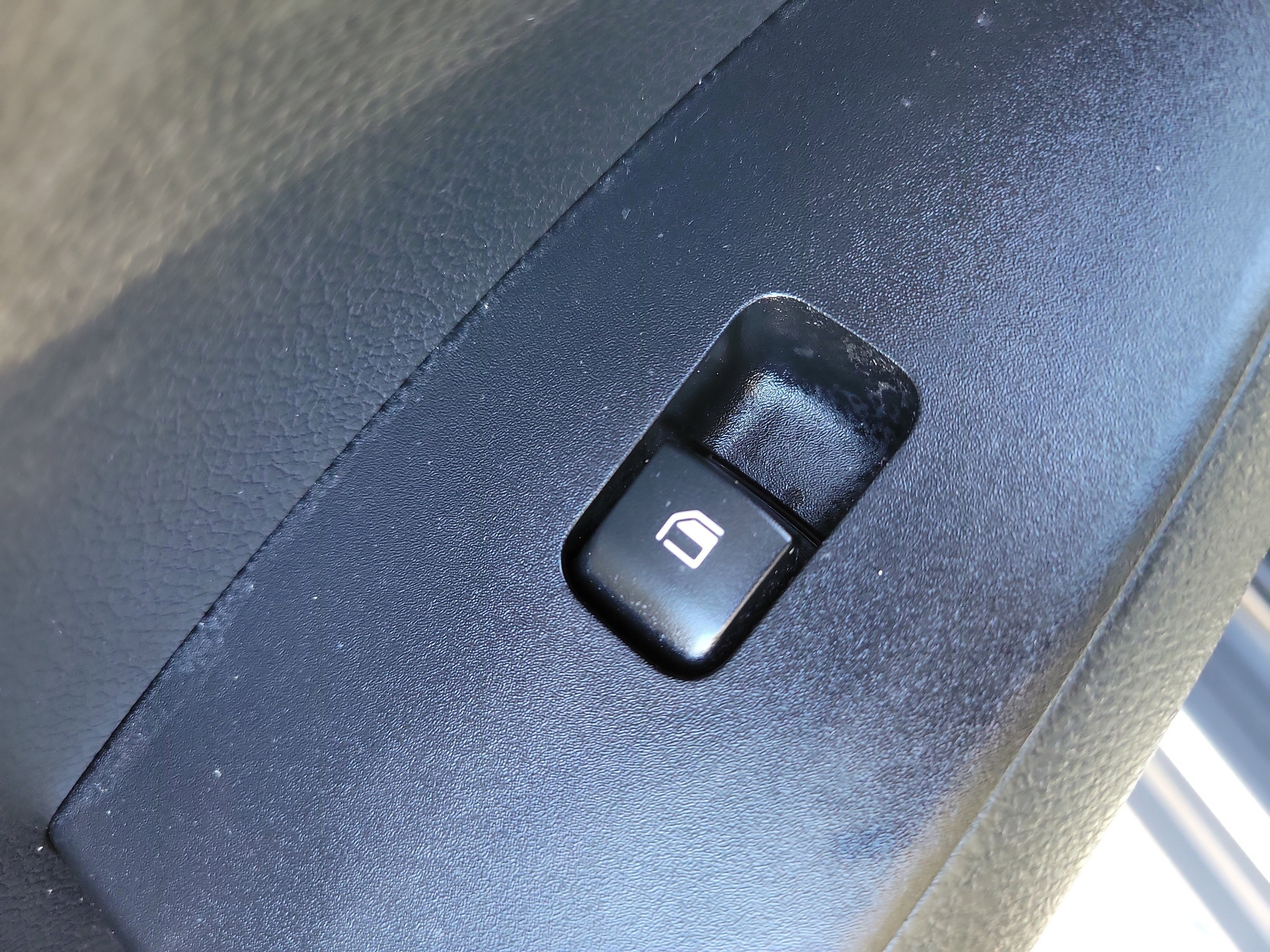 Used 2023 Kia Seltos LX image 14