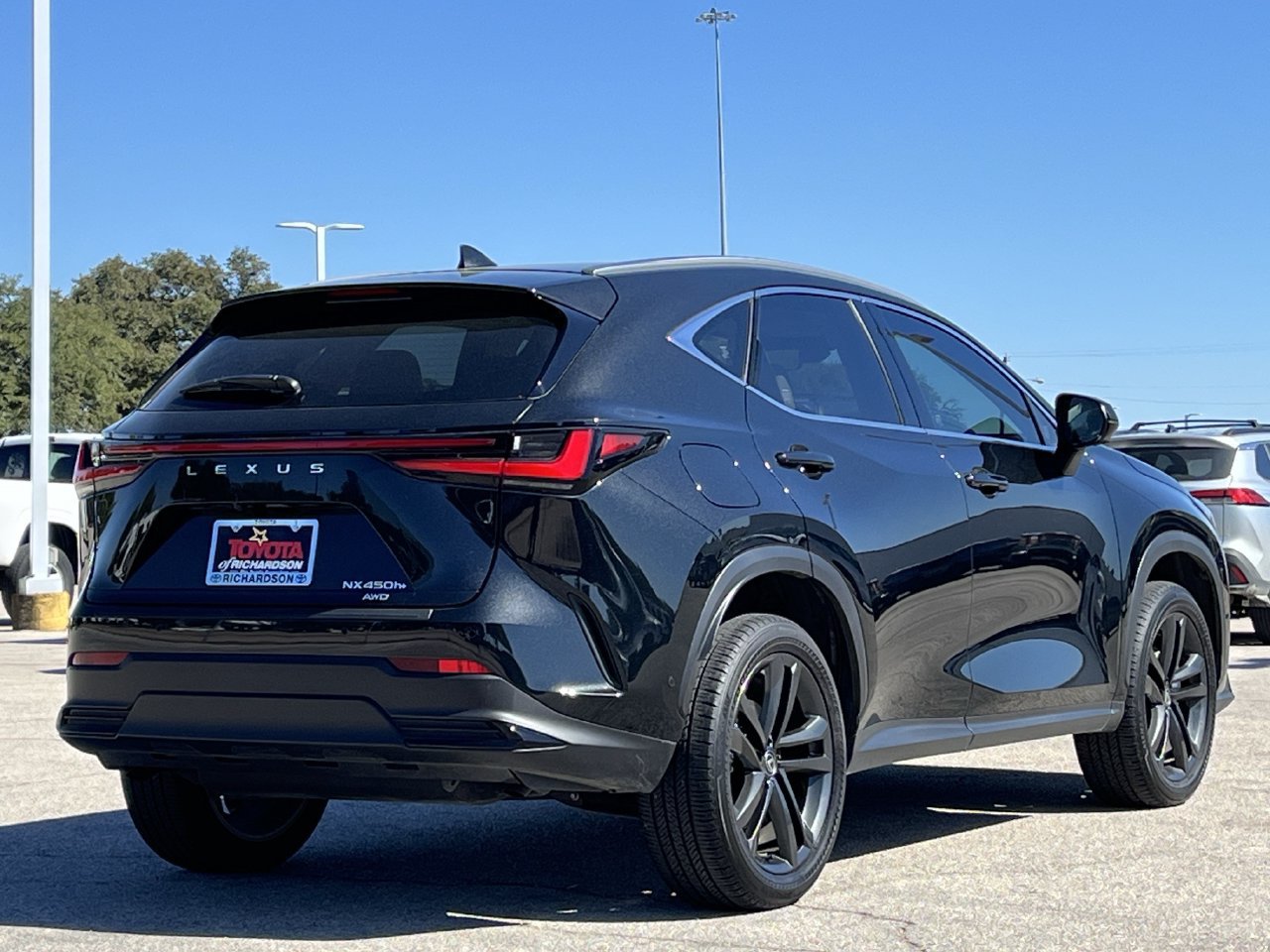 Used 2025 Lexus NX 450h+ AWD w/ Accessory Package (Z2) image 4