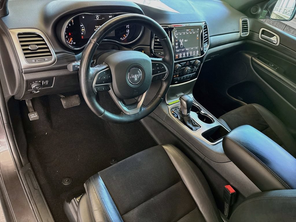 Used 2021 Jeep Grand Cherokee Laredo X RWD image 9