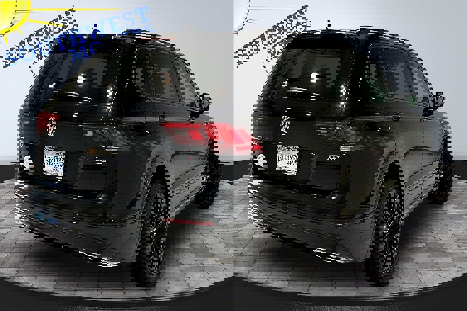 Used 2021 Volkswagen Tiguan SE R-Line image 6