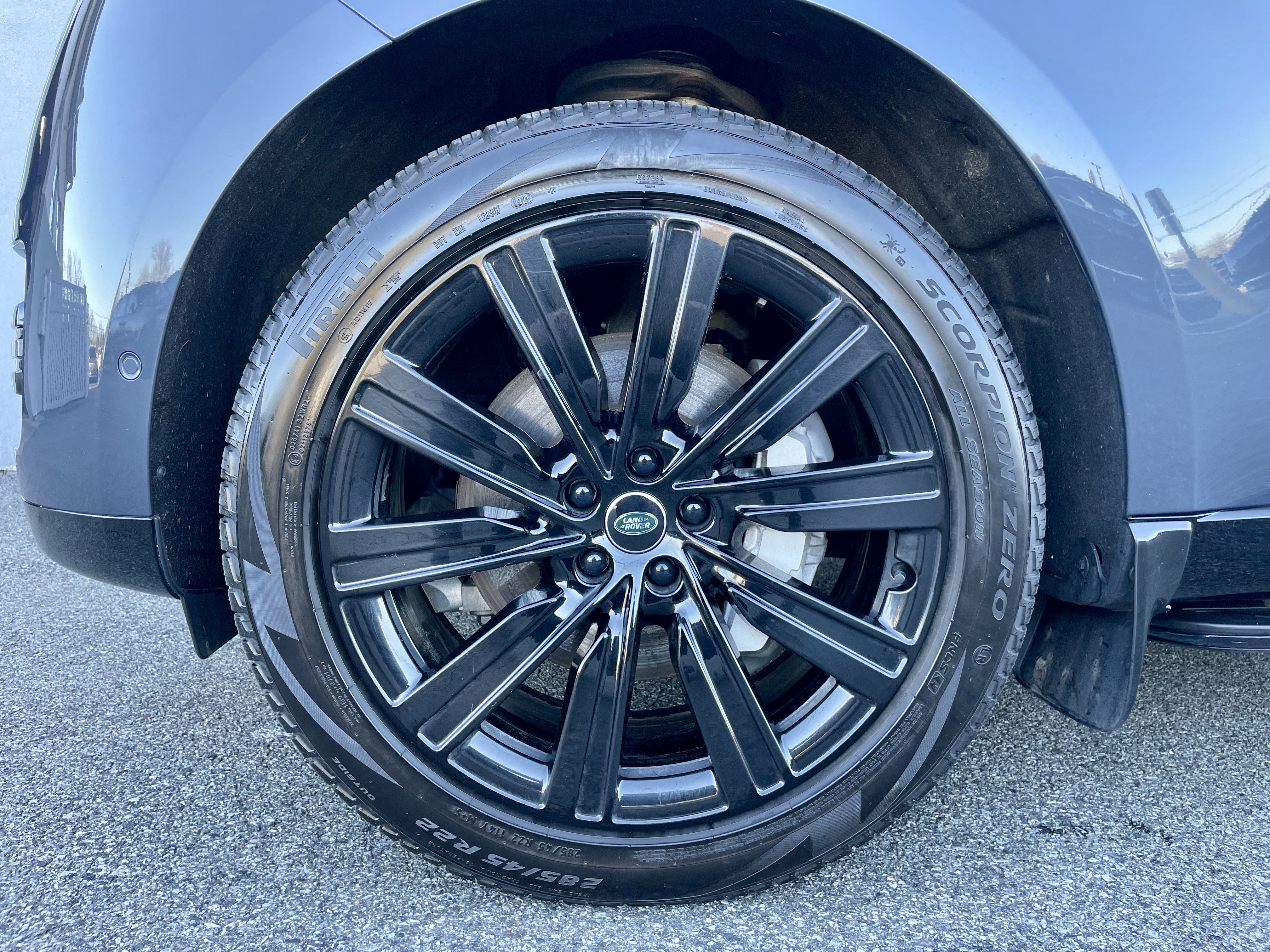 Used 2025 Land Rover Range Rover Long Wheelbase SE image 9