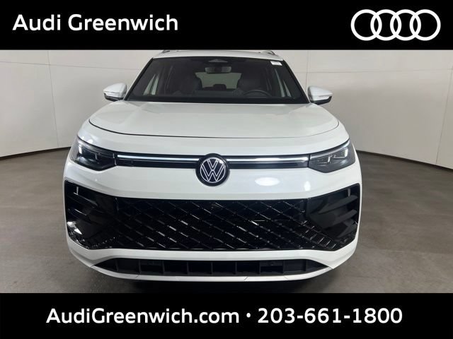 Used 2025 Volkswagen Tiguan SEL R-Line AWD/4WD image 2