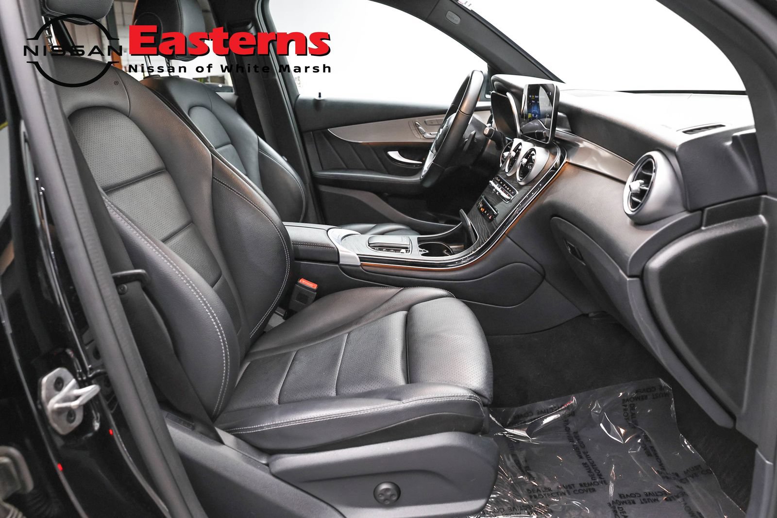 Used 2022 Mercedes-Benz GLC 300 4MATIC w/ AMG Line image 24