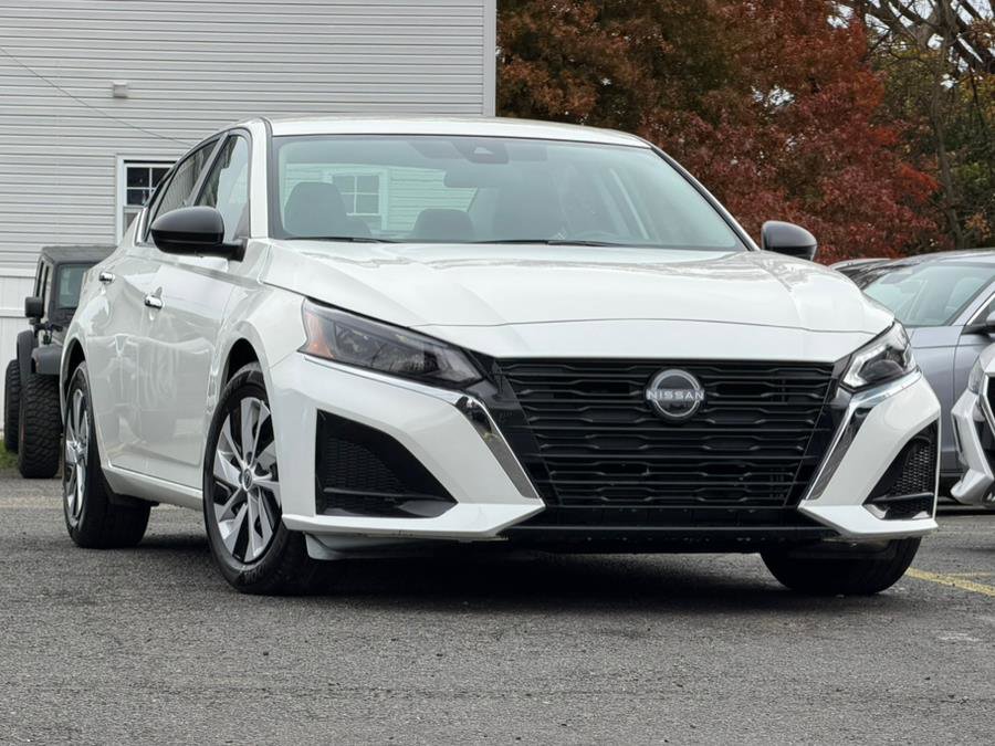 Used 2025 Nissan Altima 2.5 S image 4