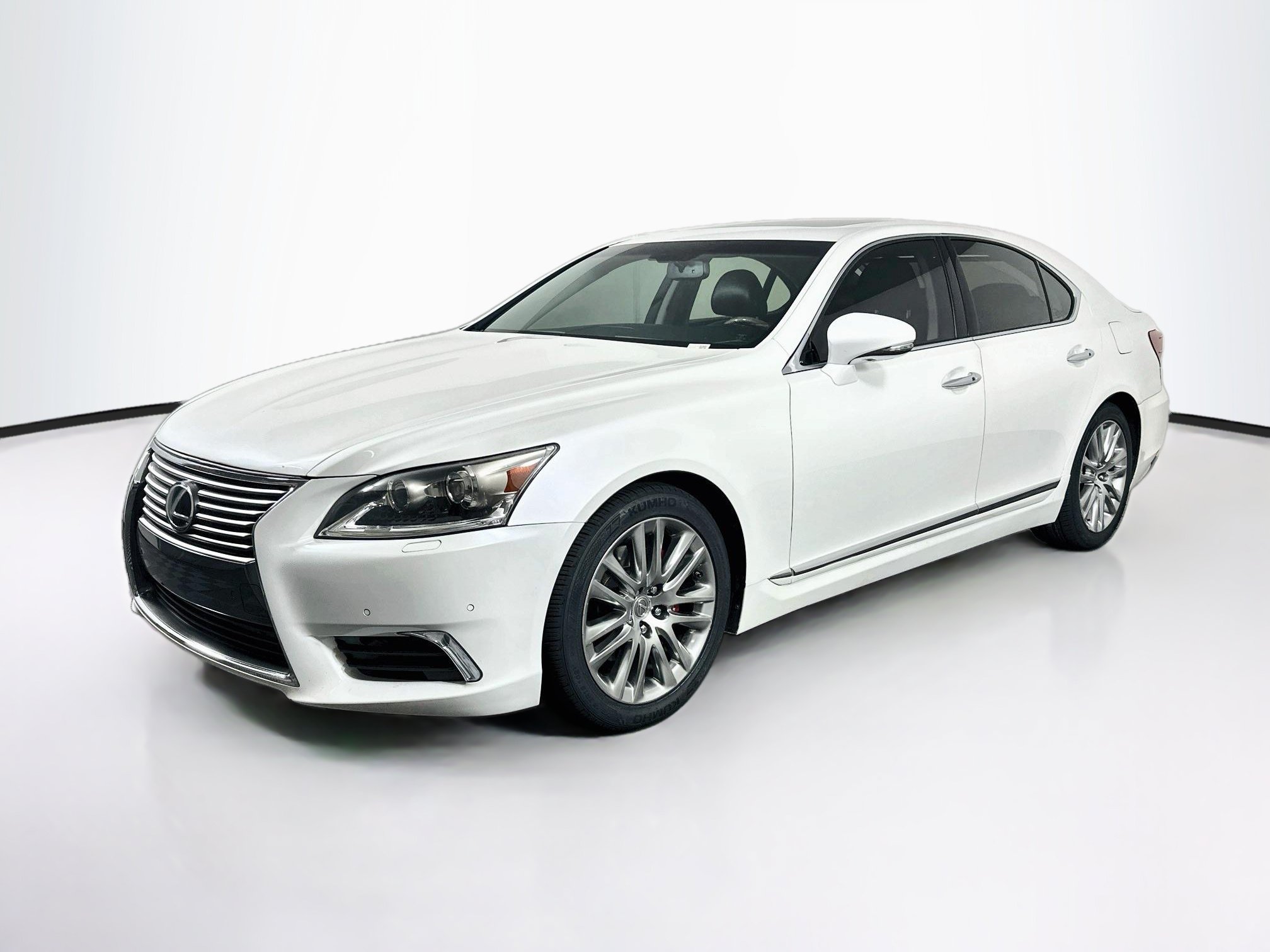 Used 2014 Lexus LS 460 w/ Comfort Package RWD image 3