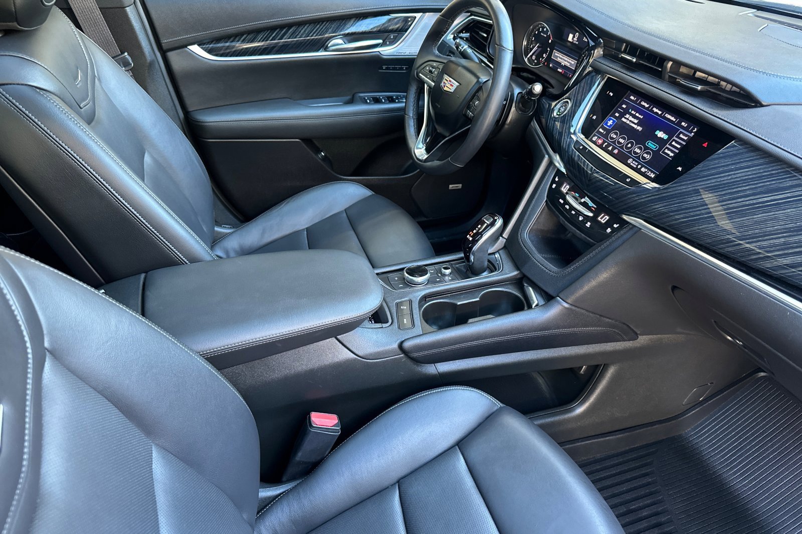 Used 2024 Cadillac XT6 Premium Luxury image 21