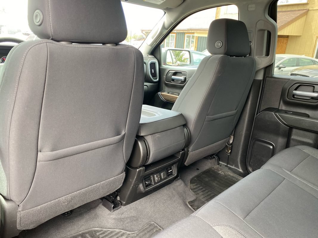 Used 2022 Chevrolet Silverado 1500 LT AWD/4WD image 31