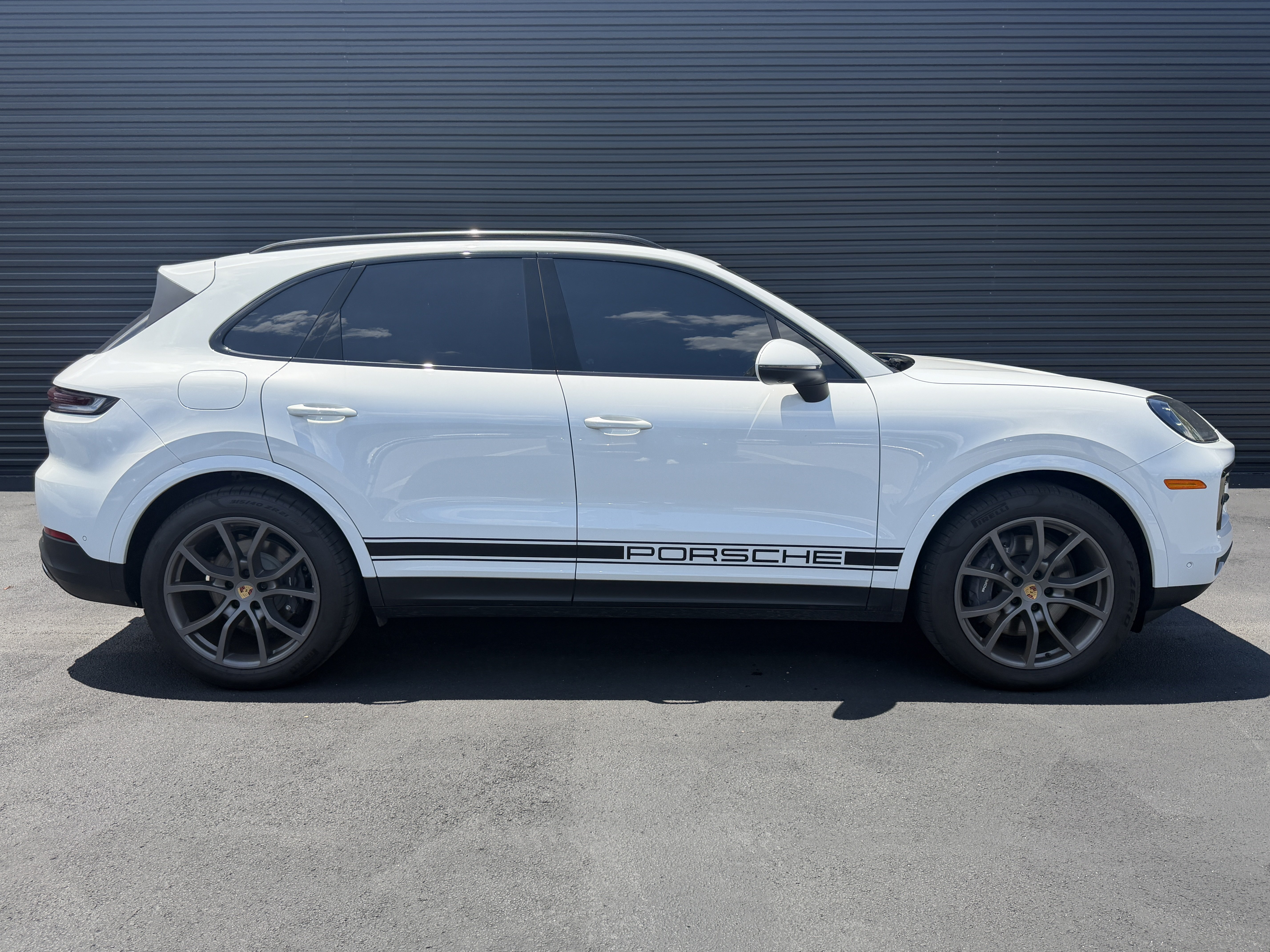 Certified 2024 Porsche Cayenne AWD/4WD image 8