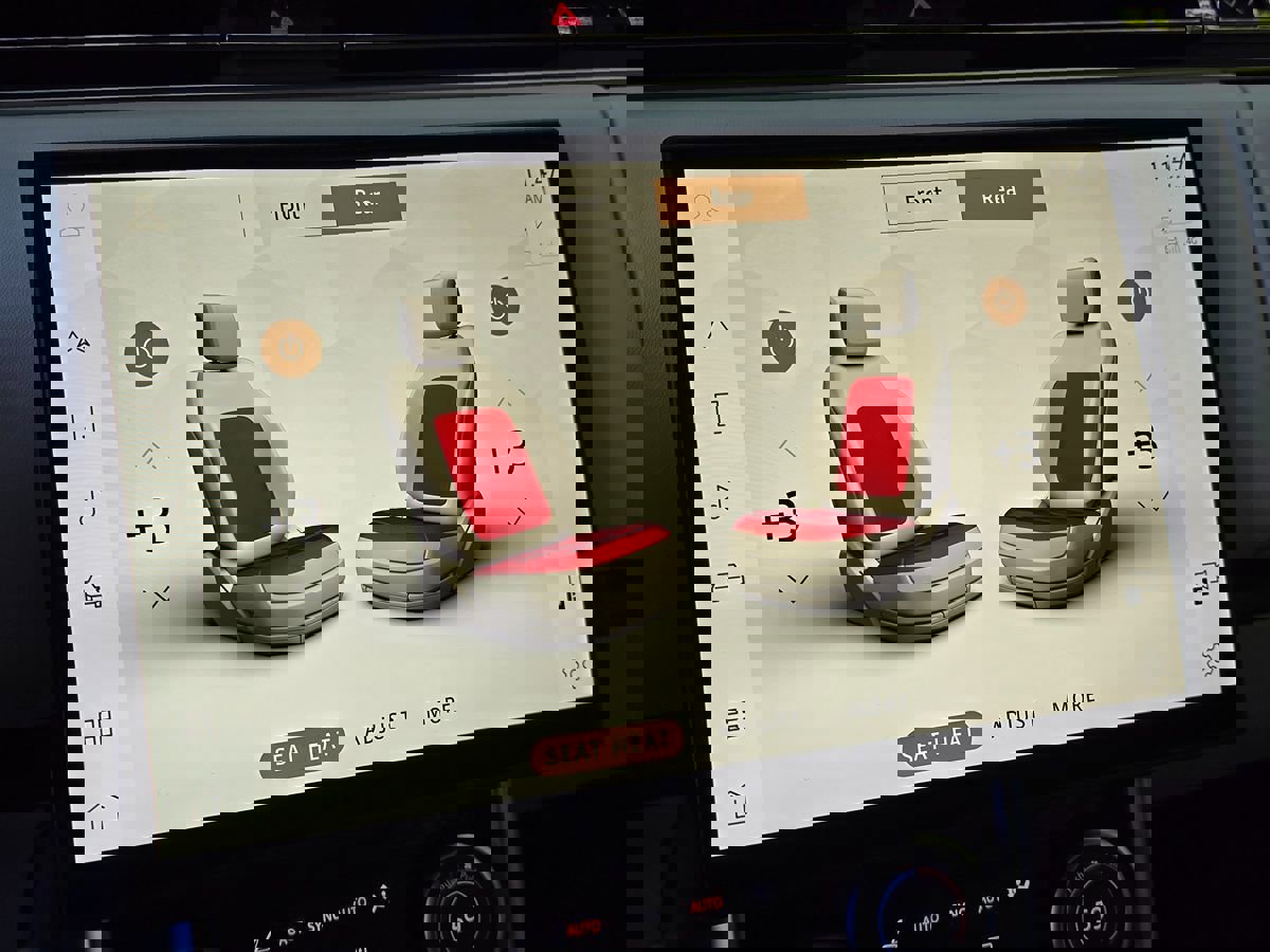 Used 2023 Land Rover Range Rover SE image 36