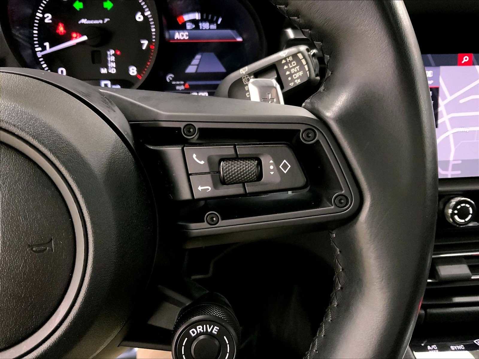 Certified 2023 Porsche Macan Turbo image 28