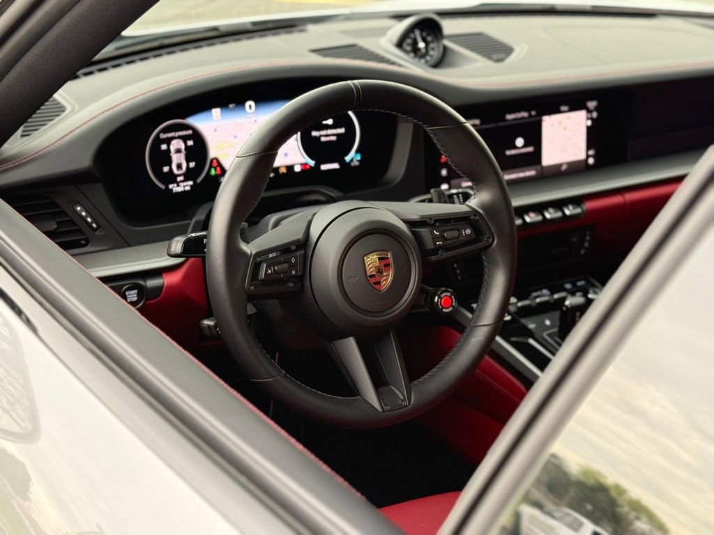 Used 2025 Porsche 911 Carrera image 13